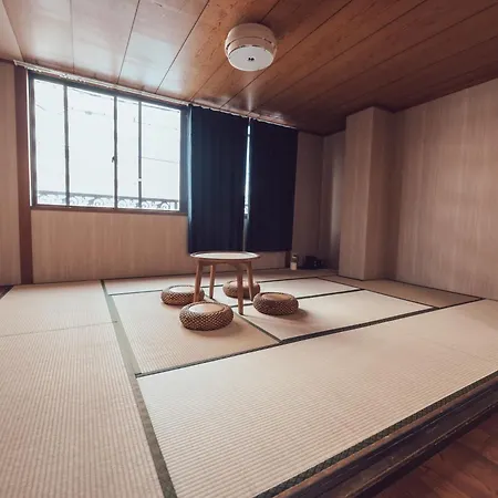 Appartamento 唐風家 北田辺 近邻地铁 2階 Osaka Esterno foto