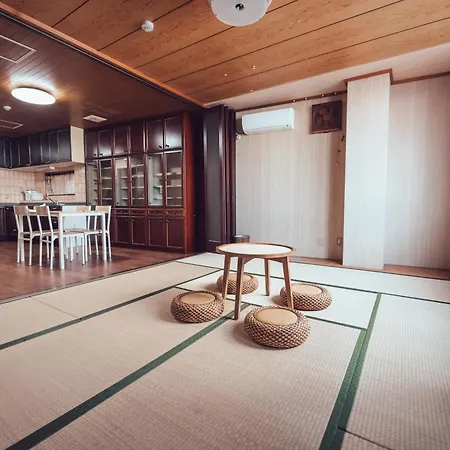 Appartamento 唐風家 北田辺 近邻地铁 2階 Osaka Esterno foto